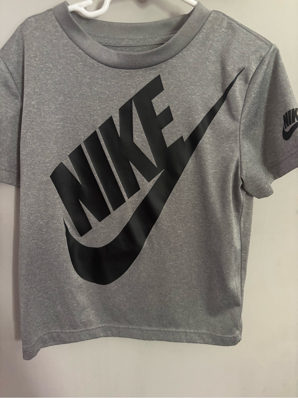 Nike Grey T-Shirt with Large Black Swoosh Logo ALSO ON De POP